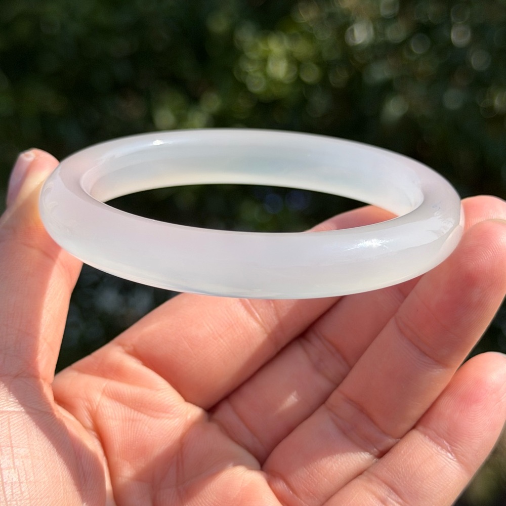61mm inner diameter‎ skinny natural white agate bangle 1201